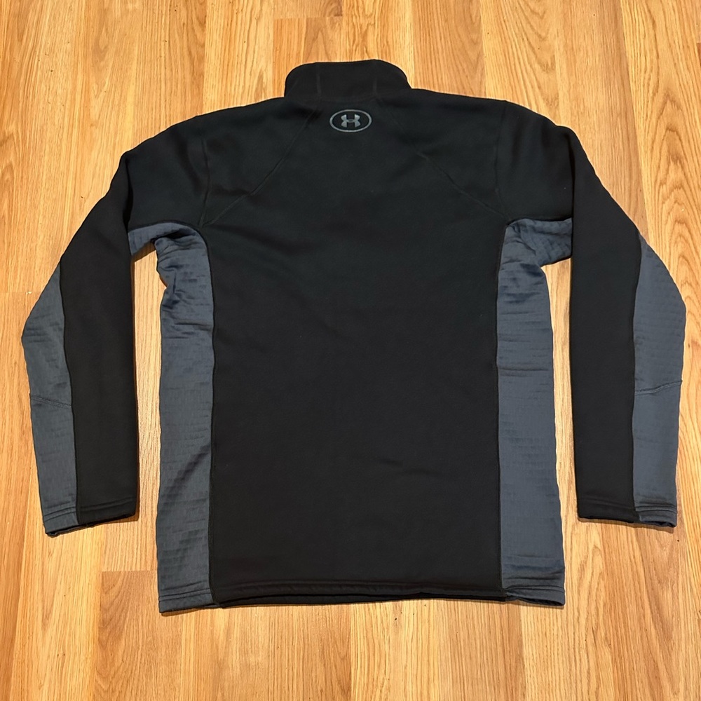 Under armor base layer top - Picture 4 of 5